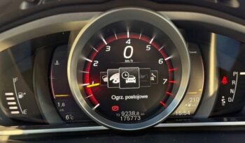 VOLVO V40  | FWD (przód) | Automatyczna | 152 KM | Czarny full