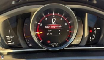VOLVO V40  | FWD (przód) | Automatyczna | 152 KM | Czarny full