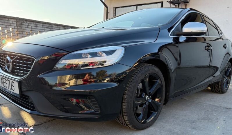 VOLVO V40  | FWD (przód) | Automatyczna | 152 KM | Czarny full