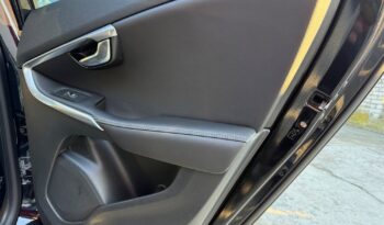 VOLVO V40  | FWD (przód) | Automatyczna | 152 KM | Czarny full