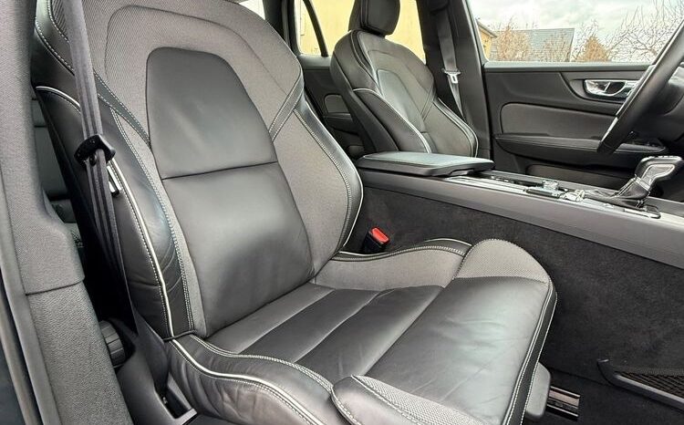 VOLVO V60  | FWD (przód) | Automatyczna | 190 KM | Szary full