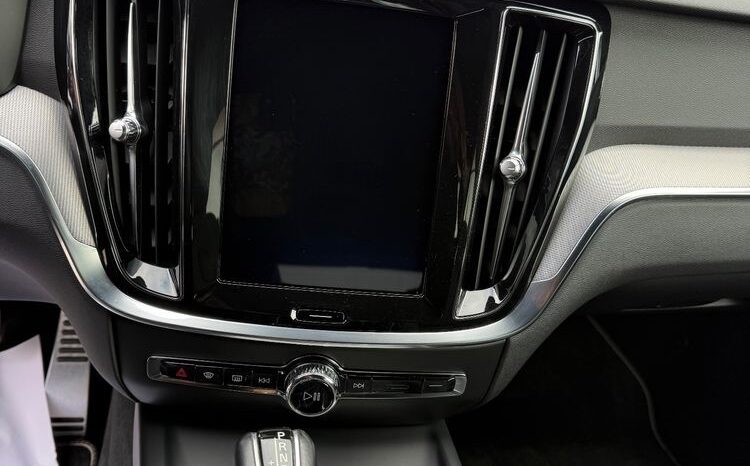 VOLVO V60  | FWD (przód) | Automatyczna | 190 KM | Szary full