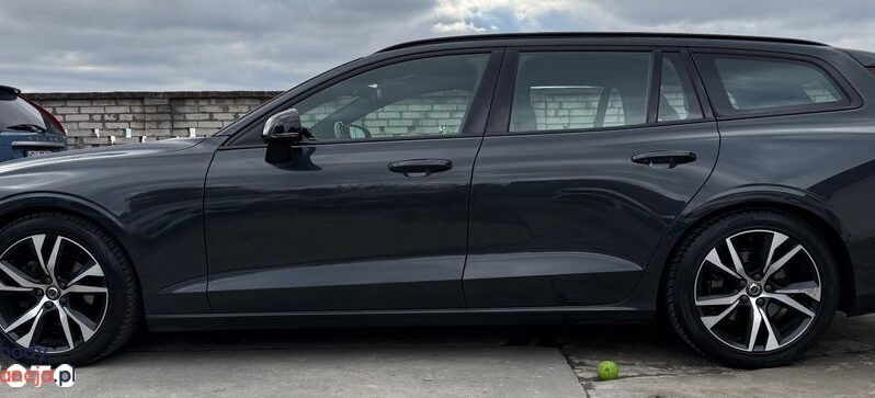 VOLVO V60  | FWD (przód) | Automatyczna | 190 KM | Szary full