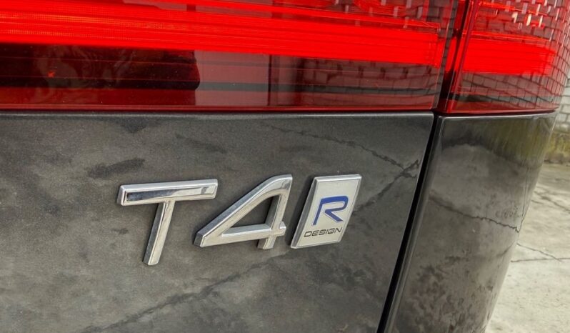 VOLVO V60  | FWD (przód) | Automatyczna | 190 KM | Szary full