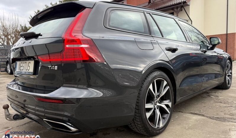 VOLVO V60  | FWD (przód) | Automatyczna | 190 KM | Szary full