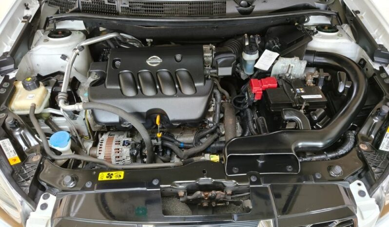 NISSAN Qashqai  | FWD (przód) | Manualna | 140 KM | Biały full