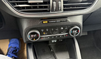 FORD Kuga  | FWD (przód) | Automatyczna | 225 KM | Szary full