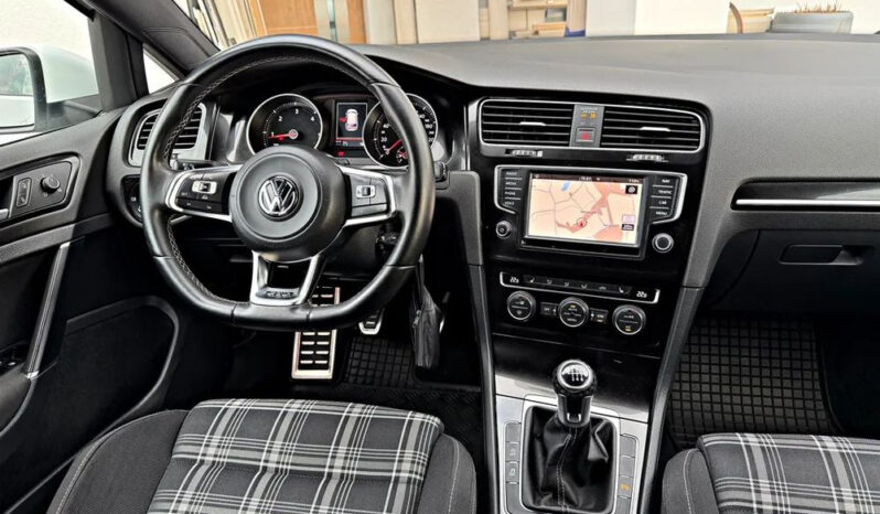 VOLKSWAGEN Golf  | FWD (przód) | Manualna | 184 KM | Biały full