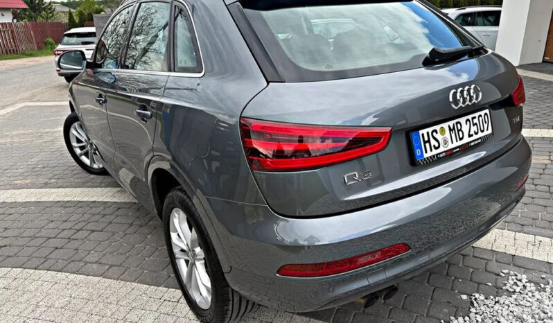 AUDI Q3  | FWD (przód) | Manualna | 140 KM | Szary full
