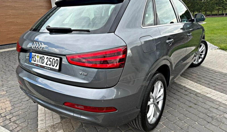 AUDI Q3  | FWD (przód) | Manualna | 140 KM | Szary full