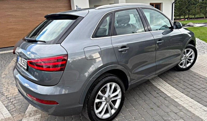 AUDI Q3  | FWD (przód) | Manualna | 140 KM | Szary full