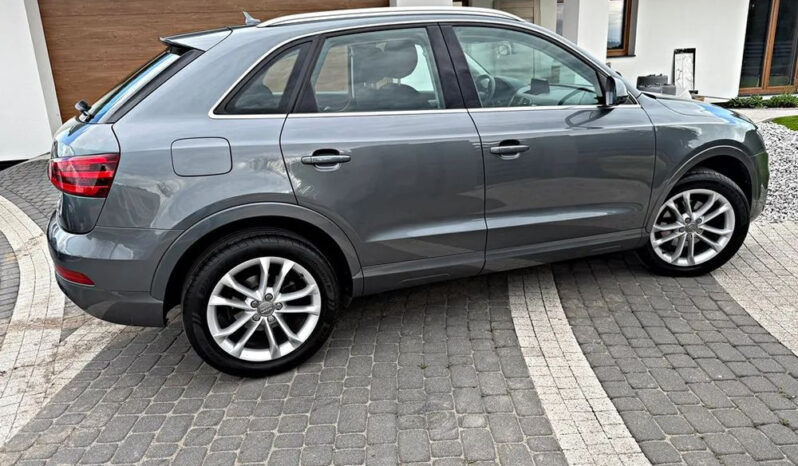 AUDI Q3  | FWD (przód) | Manualna | 140 KM | Szary full