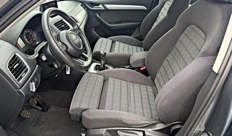 AUDI Q3  | FWD (przód) | Manualna | 140 KM | Szary full