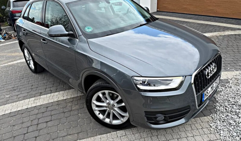 AUDI Q3  | FWD (przód) | Manualna | 140 KM | Szary full