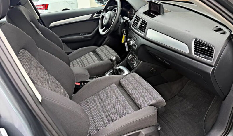 AUDI Q3  | FWD (przód) | Manualna | 140 KM | Szary full