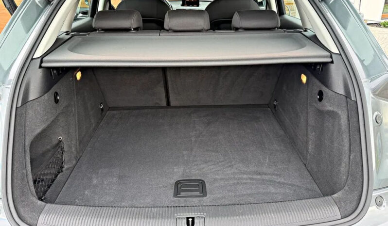 AUDI Q3  | FWD (przód) | Manualna | 140 KM | Szary full