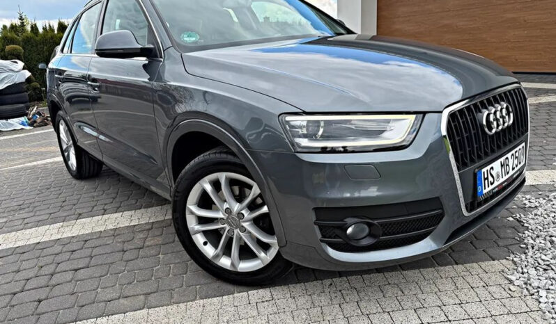 AUDI Q3  | FWD (przód) | Manualna | 140 KM | Szary full