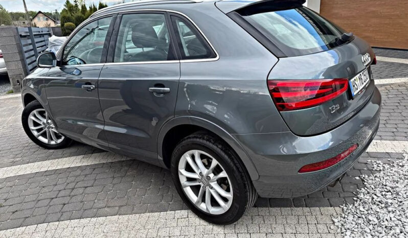 AUDI Q3  | FWD (przód) | Manualna | 140 KM | Szary full