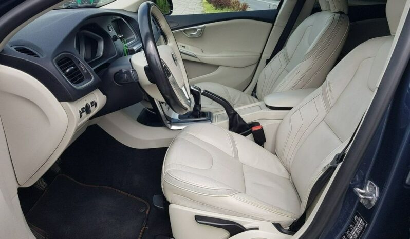 VOLVO V40  | FWD (przód) | Manualna | 150 KM | Niebieski full