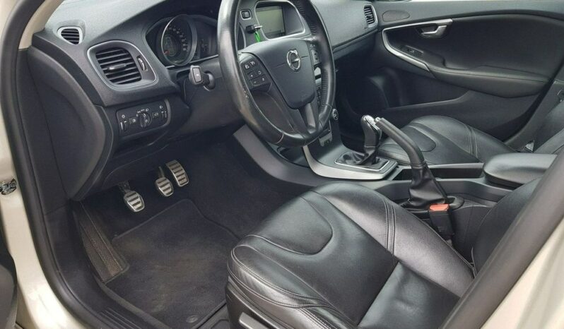 VOLVO V40  | FWD (przód) | Manualna | 152 KM | Złoty full