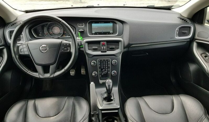 VOLVO V40  | FWD (przód) | Manualna | 152 KM | Złoty full