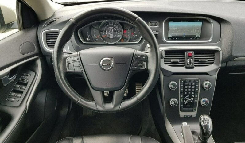 VOLVO V40  | FWD (przód) | Manualna | 152 KM | Złoty full