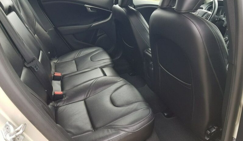 VOLVO V40  | FWD (przód) | Manualna | 152 KM | Złoty full
