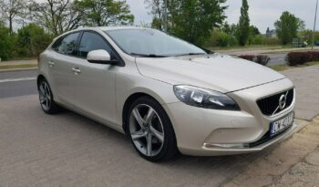 VOLVO V40  | FWD (przód) | Manualna | 152 KM | Złoty full