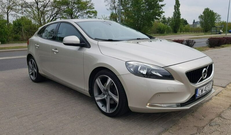 VOLVO V40  | FWD (przód) | Manualna | 152 KM | Złoty full