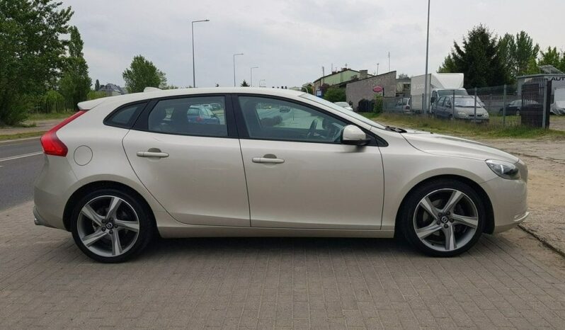 VOLVO V40  | FWD (przód) | Manualna | 152 KM | Złoty full