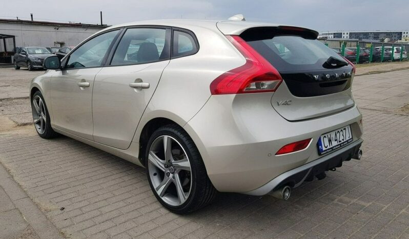VOLVO V40  | FWD (przód) | Manualna | 152 KM | Złoty full