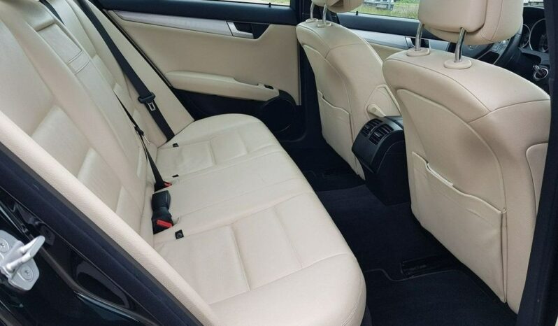 MERCEDES-BENZ Klasa C | RWD (tył) | Automatyczna | 204 KM | Czarny full