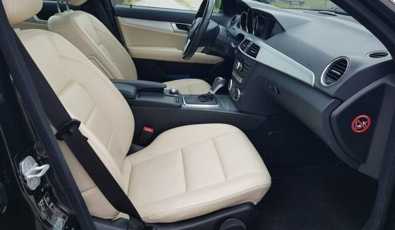 MERCEDES-BENZ Klasa C | RWD (tył) | Automatyczna | 204 KM | Czarny full