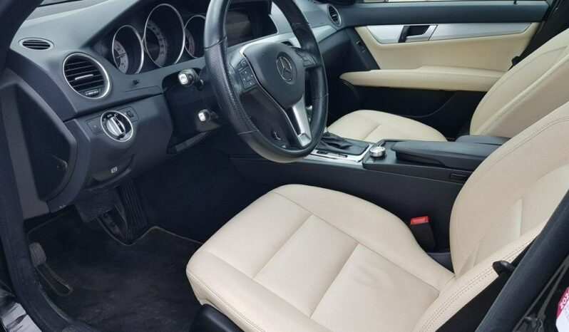 MERCEDES-BENZ Klasa C | RWD (tył) | Automatyczna | 204 KM | Czarny full
