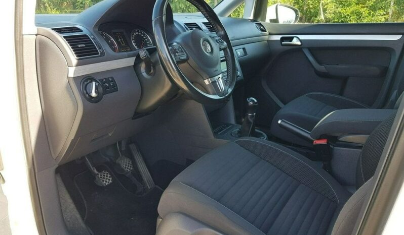 VOLKSWAGEN Touran  | FWD (przód) | Manualna | 140 KM | Biały full