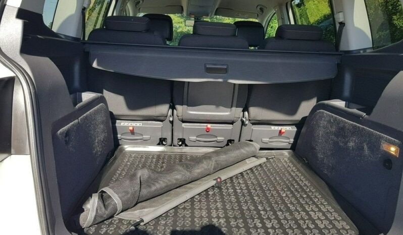 VOLKSWAGEN Touran  | FWD (przód) | Manualna | 140 KM | Biały full