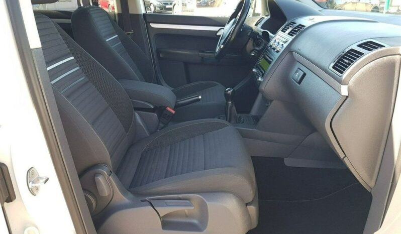 VOLKSWAGEN Touran  | FWD (przód) | Manualna | 140 KM | Biały full