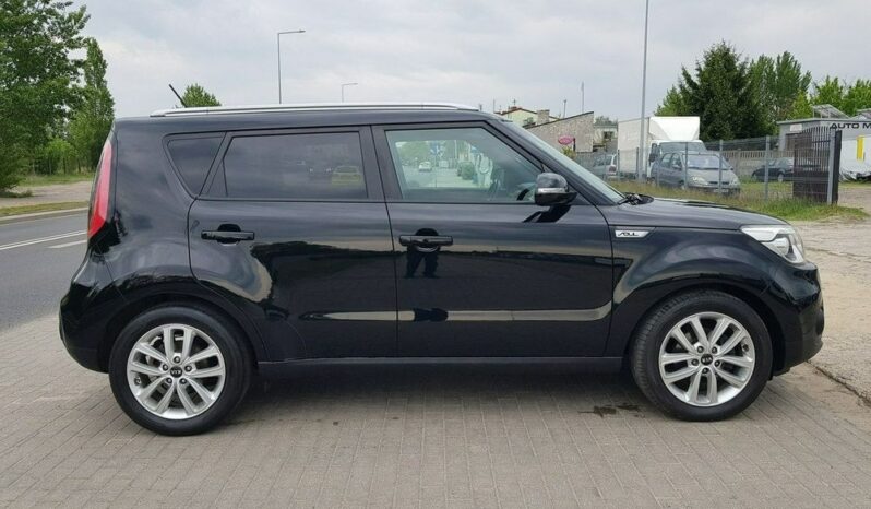 KIA Soul  | FWD (przód) | Manualna | 136 KM | Czarny full