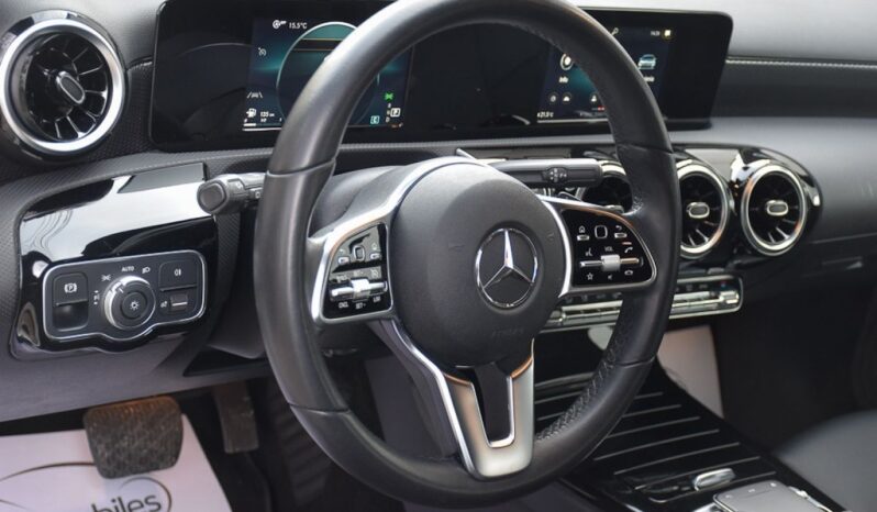 MERCEDES-BENZ Klasa A | FWD (przód) | Automatyczna | 136 KM | Biały full