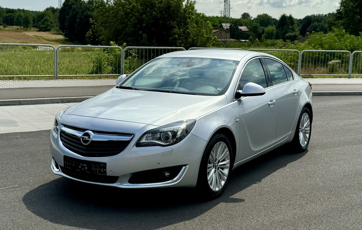 Opel Insignia  | Fwd (Przód) | Automatyczna | 250 Km | Srebrny