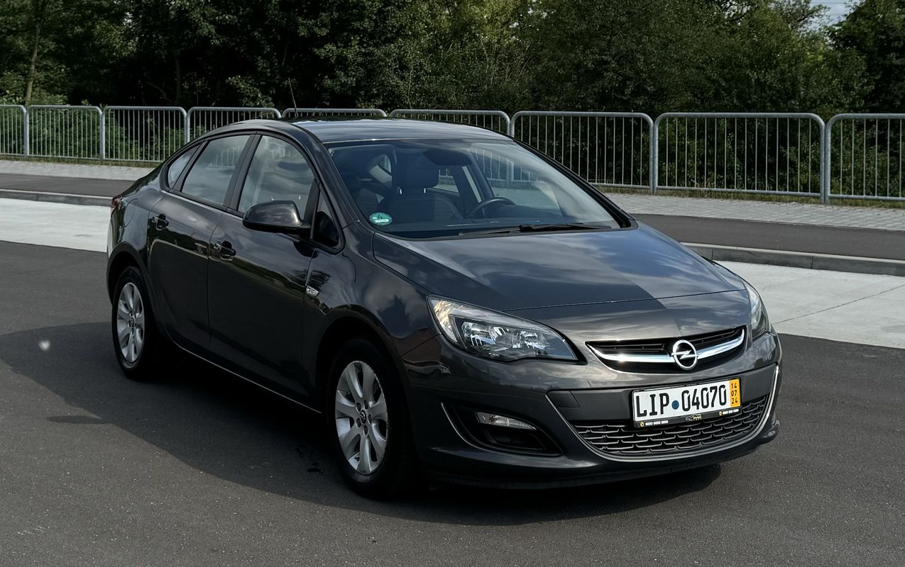 Opel Astra | Fwd (Przód) | Manualna | 100 Km |