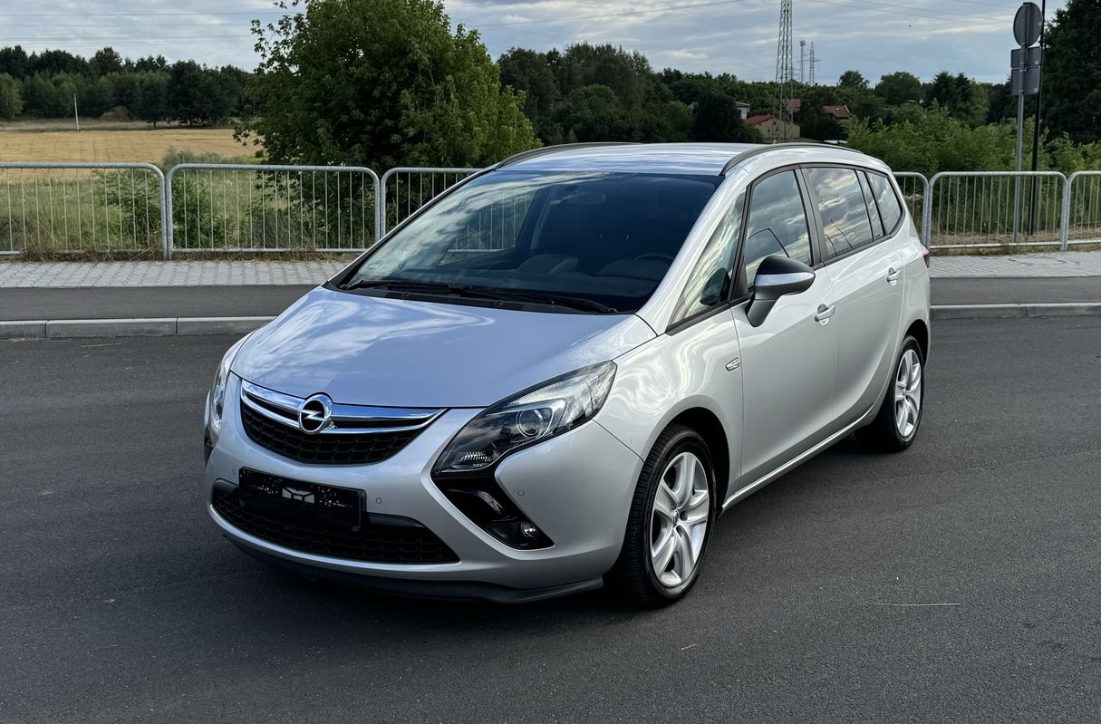 Opel Zafira  | Fwd (Przód) | Manualna | 140 Km | Srebrny