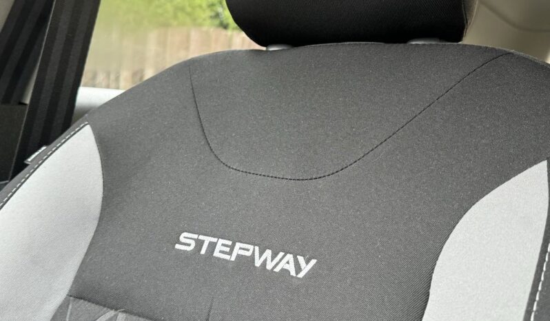 DACIA Sandero Stepway  | FWD (przód) | Manualna | 90 KM | Bordowy full