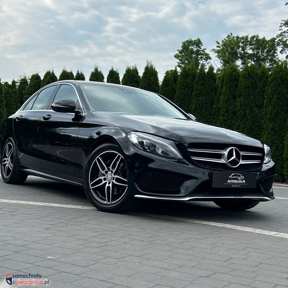 Mercedes-Benz   Klasa C    184 Km    Automatyczna    Rwd (Tył)    Czarny