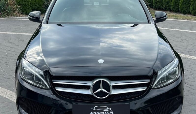 MERCEDES-BENZ   Klasa C    184 KM    Automatyczna    RWD (tył)    Czarny full