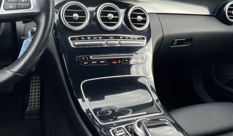 MERCEDES-BENZ   Klasa C    184 KM    Automatyczna    RWD (tył)    Czarny full