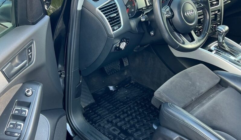 AUDI   Q5     177 KM    Automatyczna    4×4 (stały)    Czarny full