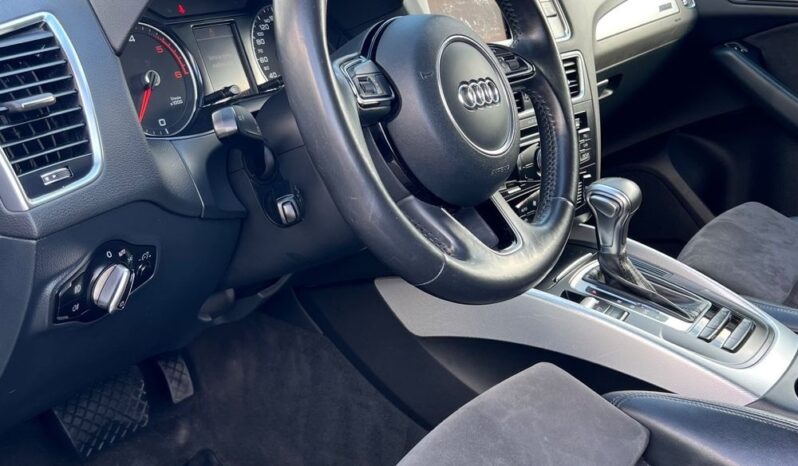 AUDI   Q5     177 KM    Automatyczna    4×4 (stały)    Czarny full