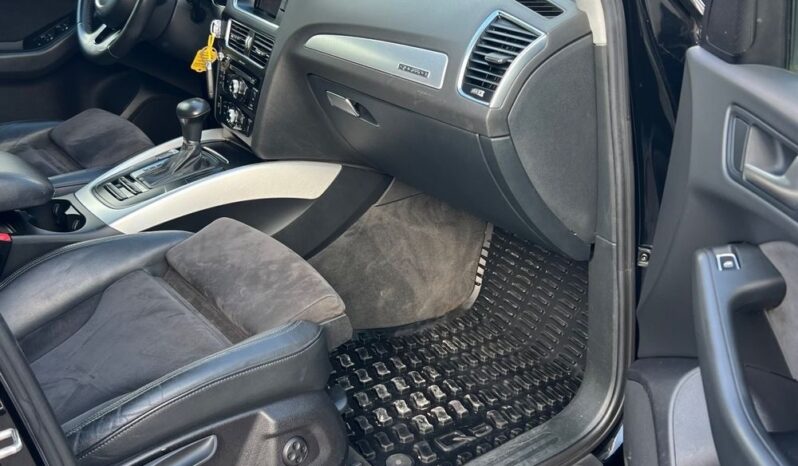 AUDI   Q5     177 KM    Automatyczna    4×4 (stały)    Czarny full