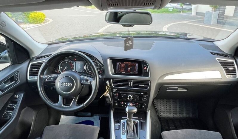 AUDI   Q5     177 KM    Automatyczna    4×4 (stały)    Czarny full